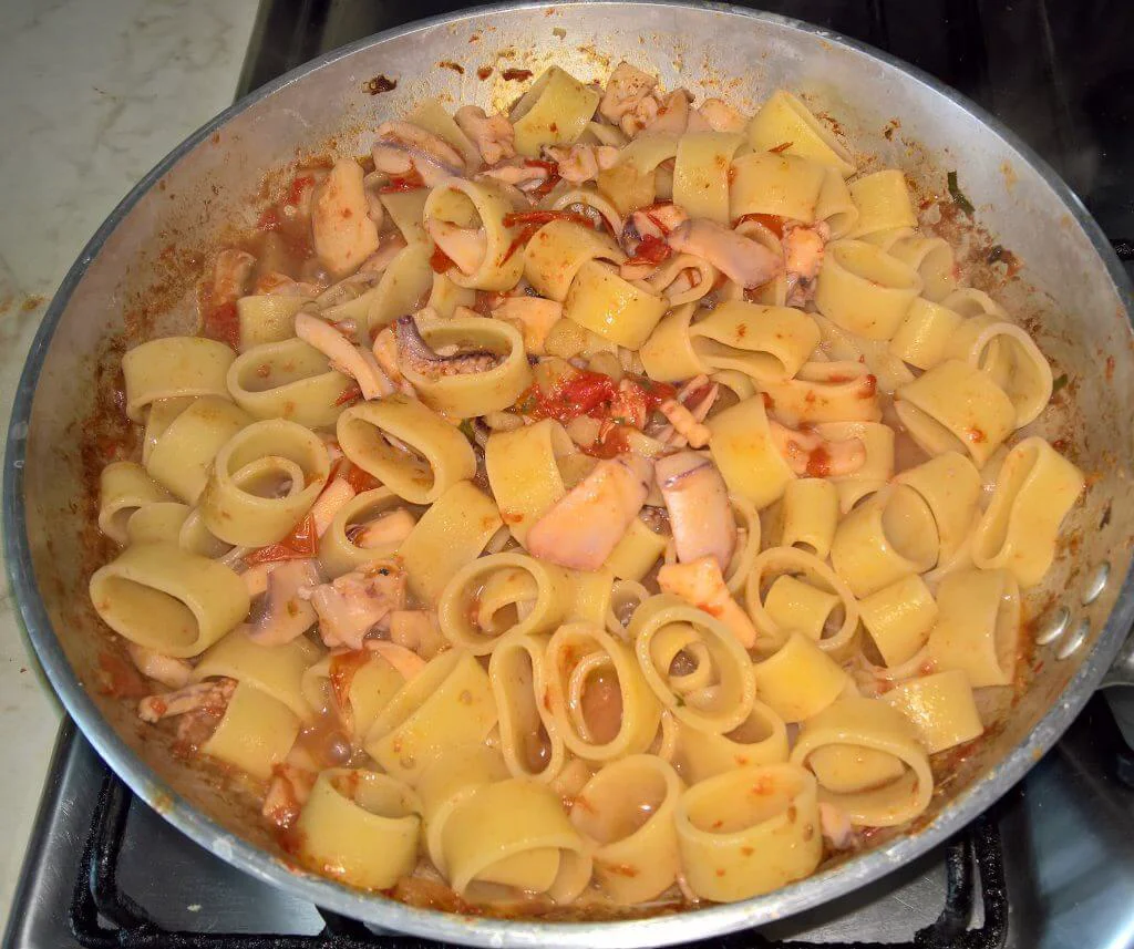 pasta e patate con calamari